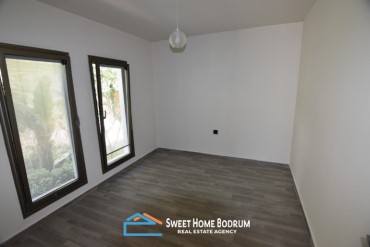 Konacık'ta satılık 4+1 müstakil, bahçeli, havuzlu tek katlı villa