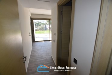 Konacık'ta satılık 4+1 müstakil, bahçeli, havuzlu tek katlı villa
