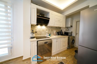 Bodrum Gümbet'te Satılık 1+1 Daire, Havuzlu Sitede, Merkezi Konumlu 