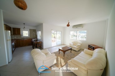 Bodrum Gümüşlük'te Satılık 2+1 Üst Kat Daire