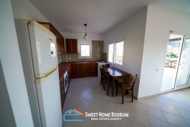 Bodrum Gümüşlük'te Satılık 2+1 Üst Kat Daire