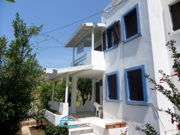 Bodrum, Gümüşlük'te satılık 3+1 villa bahçeli doğa manzaralı
