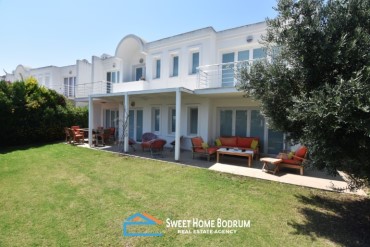 Gündoğan'da Güvenlikli Site İçinde Deniz Manzaralı Dubleks Villa 