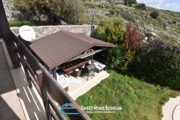 Bitez'de satılık müstakil bahçe ve havuzlu villa