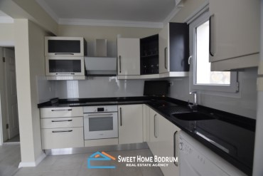 Yalıkavak'ta satılık 4+2 tripleks villa