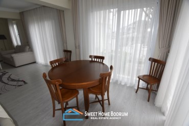Yalıkavak'ta satılık 4+2 tripleks villa
