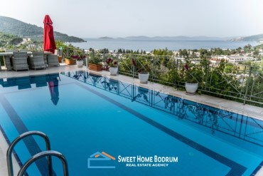 Bodrum Torba'da Yazlık Kiralık Deniz Manzaralı, Havuzlu Villa