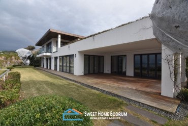 Denize sıfır sitede satılık, deniz manzaralı 