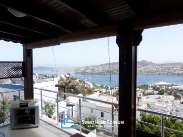 Gündoğan Yalıkent Sitesi'nde satılık tripleks villa