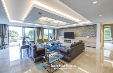 Luxury triplex villa for sale with Bodrum view