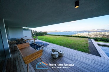 Satılık 3+1 Yalıkavak Koyu ve Deniz Manzaralı Modern Villa
