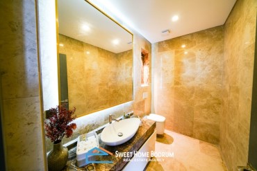 Yalıkavak Gökçebel'de Site İçinde Satılık 4+1 Özel Bahçe ve Havuzlu Villa