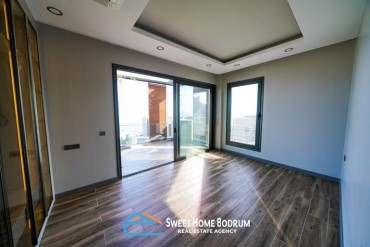 Yalıkavak Gökçebel'de Site İçinde Satılık 4+1 Özel Bahçe ve Havuzlu Villa