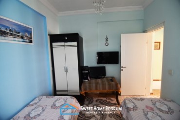 Bodrum Yalıkavak, merkezi konumlu sitede, satılık 3+1 üst kat daire