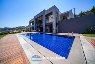 4 + 2 Villa with Private Garden and Pool for Sale in Yalıkavak, Bodrum