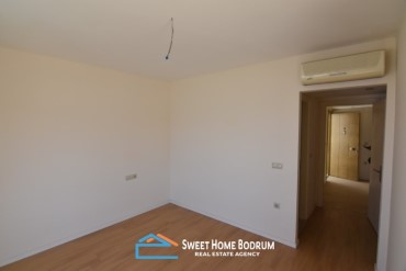 Bodrum Yalıkavak'ta Satılık Denize Sıfır Sitede 2+1 üst kat daire