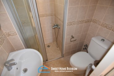 Bodrum Yalıkavak'ta Satılık Denize Sıfır Sitede 2+1 üst kat daire