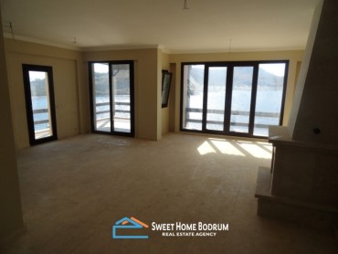 YALIKAVAK'TA DENİZE SIFIR DAİRE