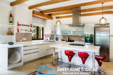 Bodrum Bitez'de  Aylık Kiralık Taş Villa