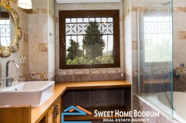 Bodrum Bitez'de  Aylık Kiralık Taş Villa