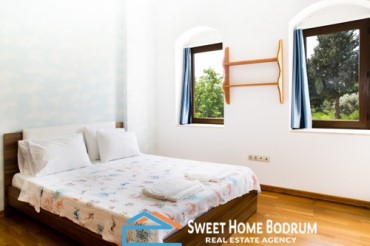 Bodrum Bitez'de  Aylık Kiralık Taş Villa