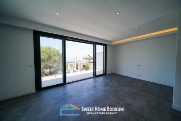 Koyunbaba'da Satılık Müstakil 3+1 Tripleks Villa