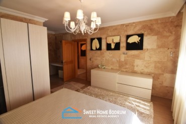 Yalıkavak'ta Denize Yakın Satılık 3+1 Tripleks Villa
