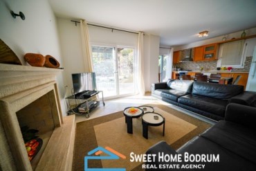 Bodrum Gümüşlük, Site İçinde Satılık 3+1 Villa